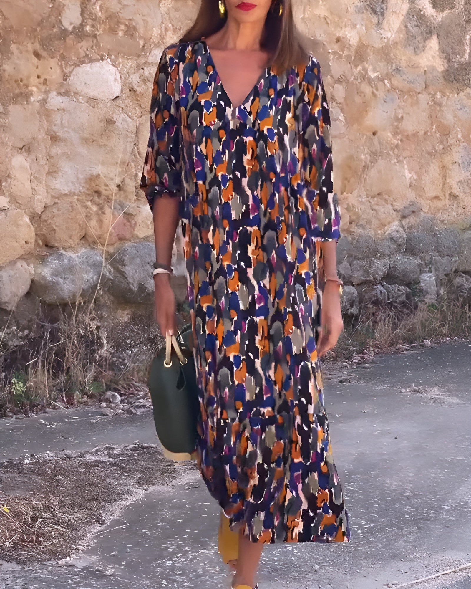 Nathalie | Dress with V-Neck in Retro Design