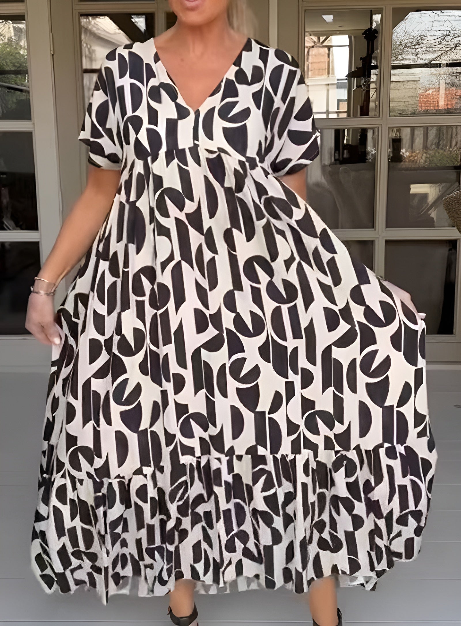 Colette | Flowing Dress with V-Neck